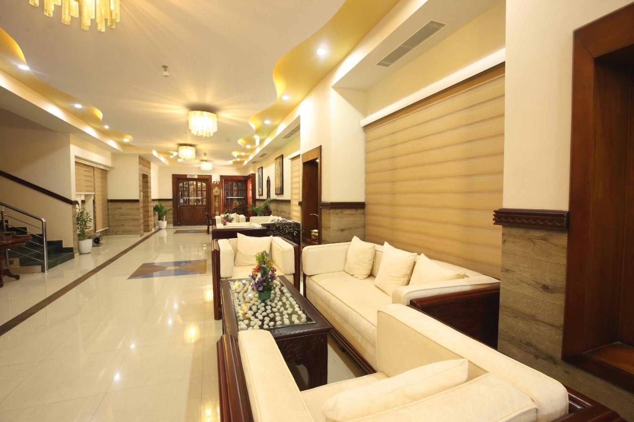 Hotel Ambalakkara Regency Kottārakara Exterior foto