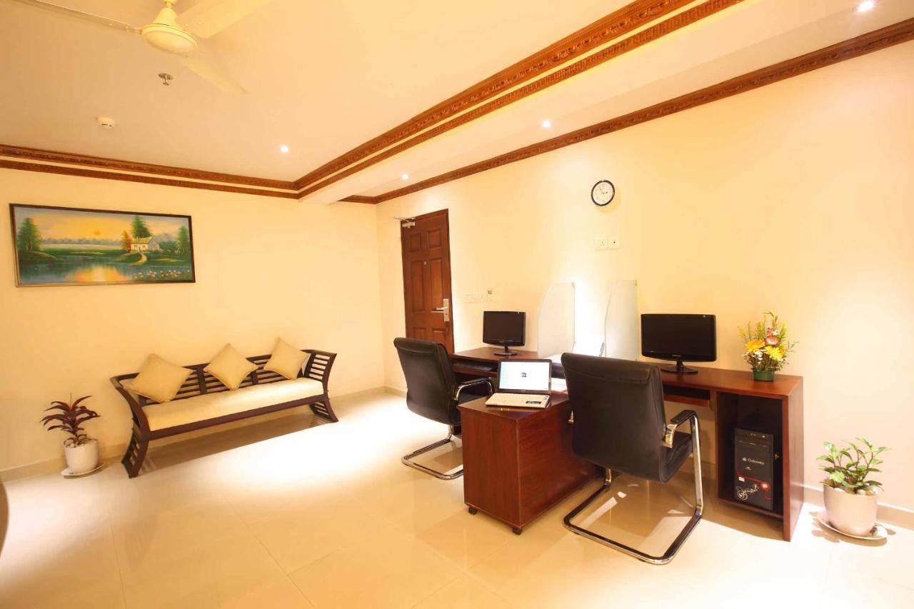 Hotel Ambalakkara Regency Kottārakara Exterior foto